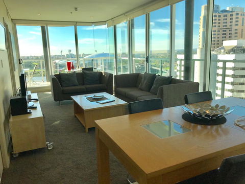 Adelaide DressCircle Apartments - North Terrace - Sunshine Coast Guide 9