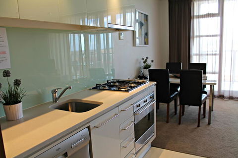 Adelaide DressCircle Apartments - North Terrace - Sunshine Coast Guide 28