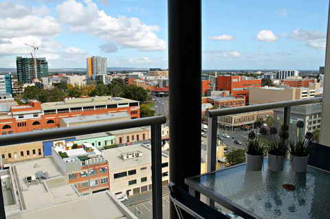 Adelaide DressCircle Apartments - North Terrace - Sunshine Coast Guide 36