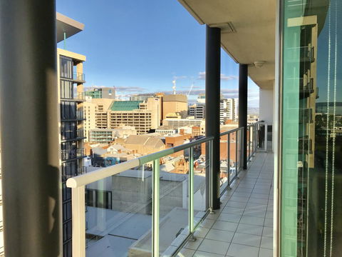 Adelaide DressCircle Apartments - North Terrace - Sunshine Coast Guide 8