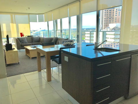 Adelaide DressCircle Apartments - North Terrace - Sunshine Coast Guide 3