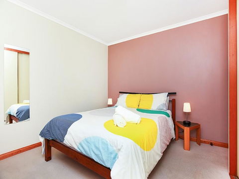 Franklin Beachfront Apartments - Sunshine Coast Guide 14