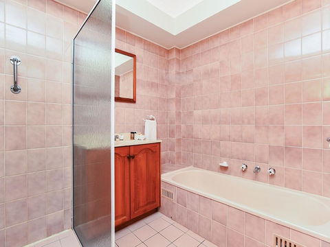 Franklin Beachfront Apartments - Sunshine Coast Guide 18