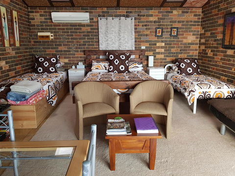 Three Linden - Sunshine Coast Guide 0