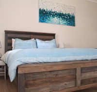 Smugglers Inn Studio Apartments - Sunshine Coast Guide