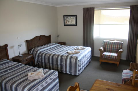 Isis Motel Scone - Sunshine Coast Guide 6