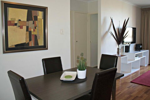 Adelaide DressCircle Apartments - Archer Street - Sunshine Coast Guide 23