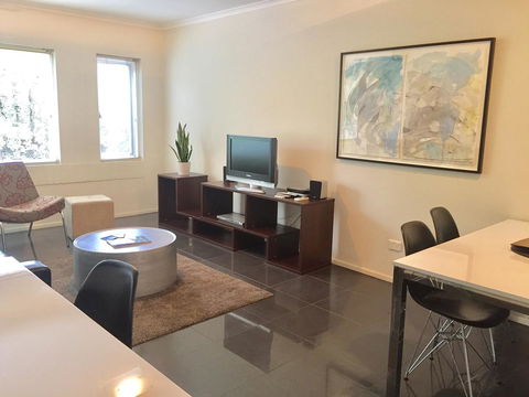 Adelaide DressCircle Apartments - Archer Street - Sunshine Coast Guide 12