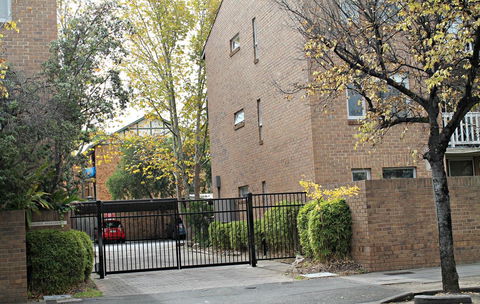 Adelaide DressCircle Apartments - Archer Street - Sunshine Coast Guide 24