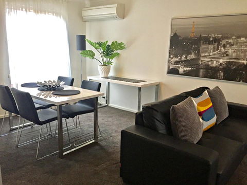 Adelaide DressCircle Apartments - Archer Street - Sunshine Coast Guide 17