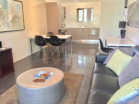 Adelaide DressCircle Apartments - Archer Street - Sunshine Coast Guide 13
