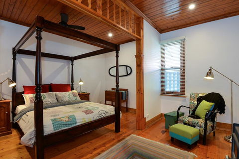 Trafalgar Premium Vintage Suites - Sunshine Coast Guide 10