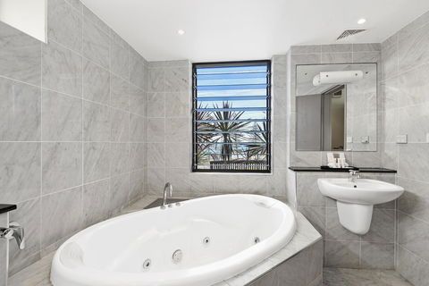 Ibis Styles Port Macquarie - Sunshine Coast Guide 21