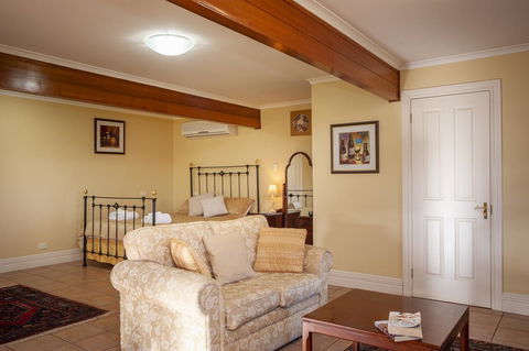 Angaston Saleyards Luxury Accommodation - Sunshine Coast Guide 19