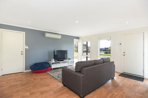 'Hope House' - Encounter Bay - Sunshine Coast Guide 11