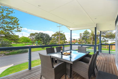 'Hope House' - Encounter Bay - Sunshine Coast Guide 23