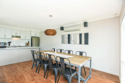 'Hope House' - Encounter Bay - Sunshine Coast Guide 8