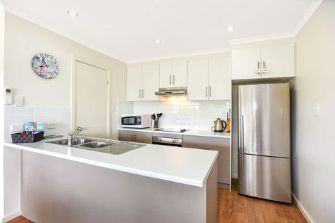 'Hope House' - Encounter Bay - Sunshine Coast Guide 2