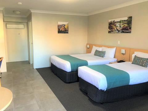 Bathurst Motor Inn - Sunshine Coast Guide 19