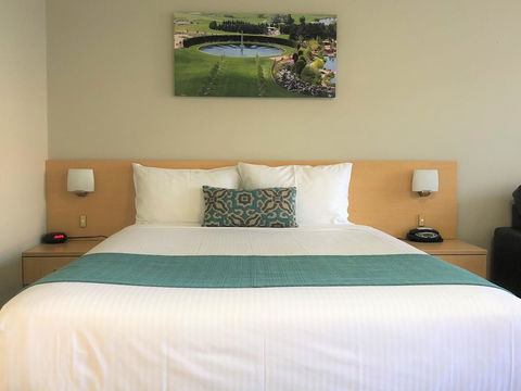 Bathurst Motor Inn - Sunshine Coast Guide 7