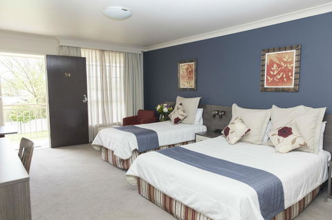 Bathurst Motor Inn - Sunshine Coast Guide 12