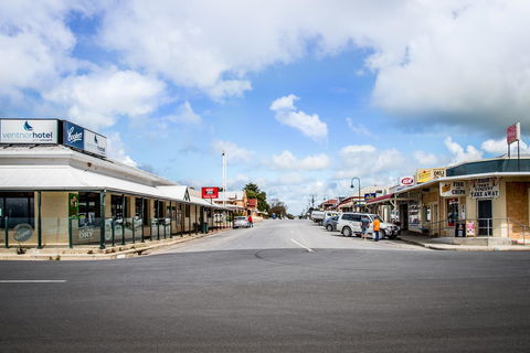 Port Vincent Motel & Apartments - Sunshine Coast Guide 34