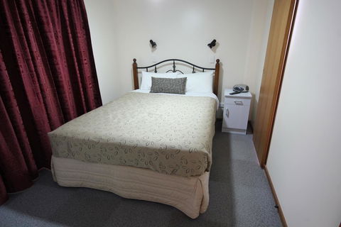 Port Vincent Motel & Apartments - Sunshine Coast Guide 13