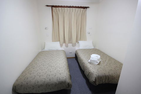 Port Vincent Motel & Apartments - Sunshine Coast Guide 14