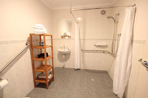 Port Vincent Motel & Apartments - Sunshine Coast Guide 6