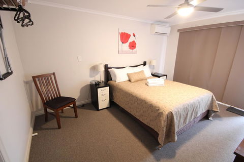 Port Vincent Motel & Apartments - Sunshine Coast Guide 11