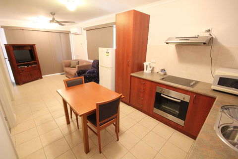 Port Vincent Motel & Apartments - Sunshine Coast Guide 7