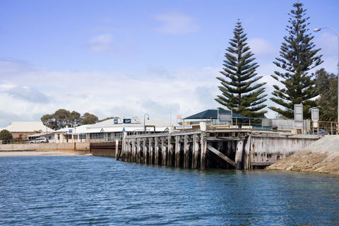 Port Vincent Motel & Apartments - Sunshine Coast Guide 37