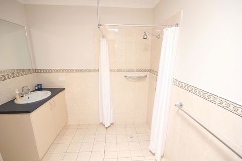 Port Vincent Motel & Apartments - Sunshine Coast Guide 12