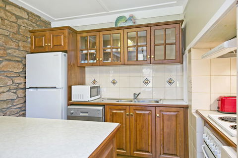 Vineyard Cottage BnB - Sunshine Coast Guide 5