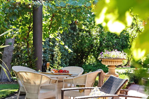 Adelaide Hills Retreats - Sunshine Coast Guide 10