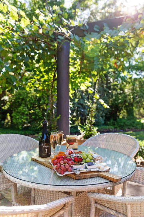 Adelaide Hills Retreats - Sunshine Coast Guide 39