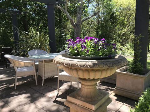 Adelaide Hills Retreats - Sunshine Coast Guide 4