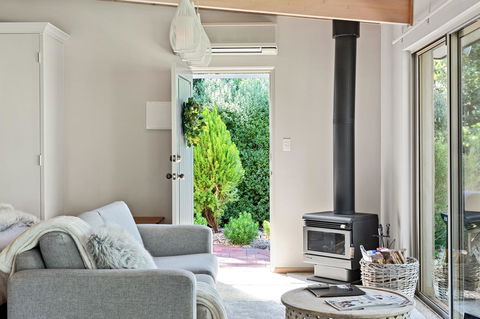Adelaide Hills Retreats - Sunshine Coast Guide 20