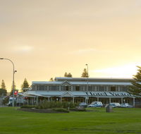 Hotel Victor - Sunshine Coast Guide