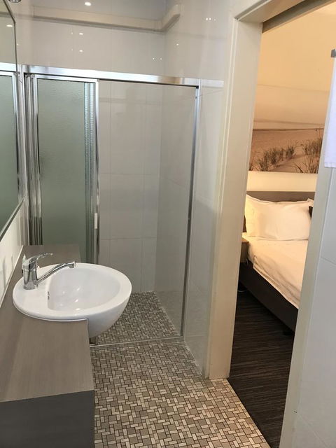Robetown Motor Inn & Apartments - Sunshine Coast Guide 23