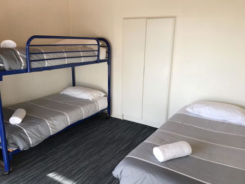 Robetown Motor Inn & Apartments - Sunshine Coast Guide 17