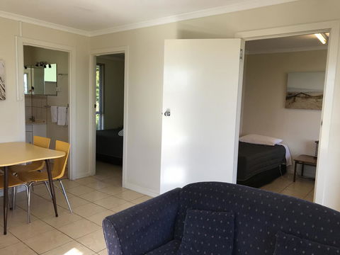 Robetown Motor Inn & Apartments - Sunshine Coast Guide 36