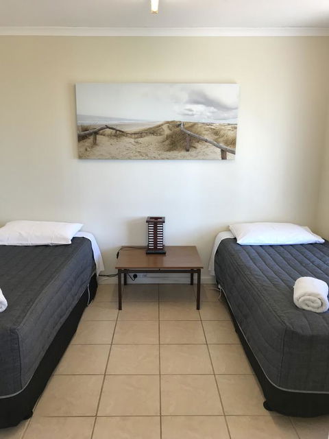 Robetown Motor Inn & Apartments - Sunshine Coast Guide 39