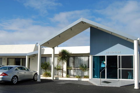 Robetown Motor Inn & Apartments - Sunshine Coast Guide 1