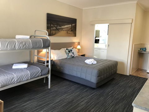 Robetown Motor Inn & Apartments - Sunshine Coast Guide 28