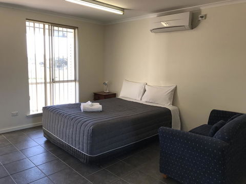 Robetown Motor Inn & Apartments - Sunshine Coast Guide 40
