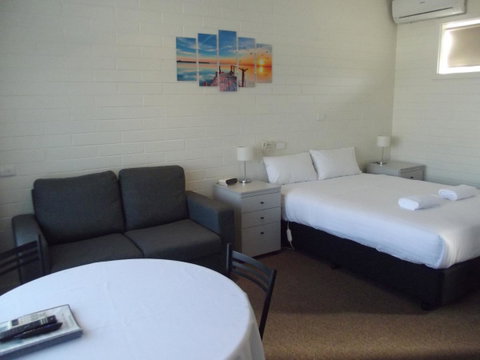 Guichen Bay Motel - Sunshine Coast Guide 3
