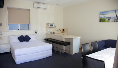 Guichen Bay Motel - Sunshine Coast Guide 40
