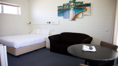 Guichen Bay Motel - Sunshine Coast Guide 34