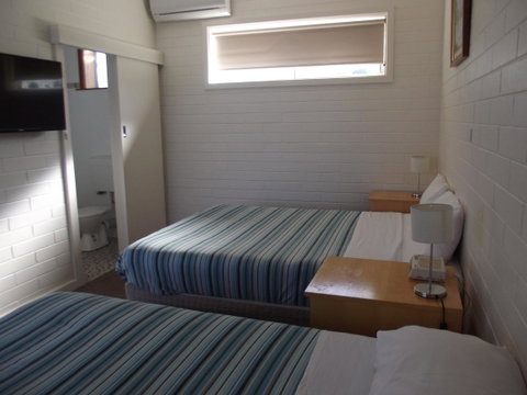 Guichen Bay Motel - Sunshine Coast Guide 2